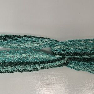 NWOT Elegant Green Knit Scarf